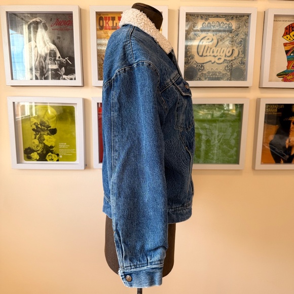 Vintage 90s Sherpa-Lined Denim Trucker Jacket - Picture 3 of 14